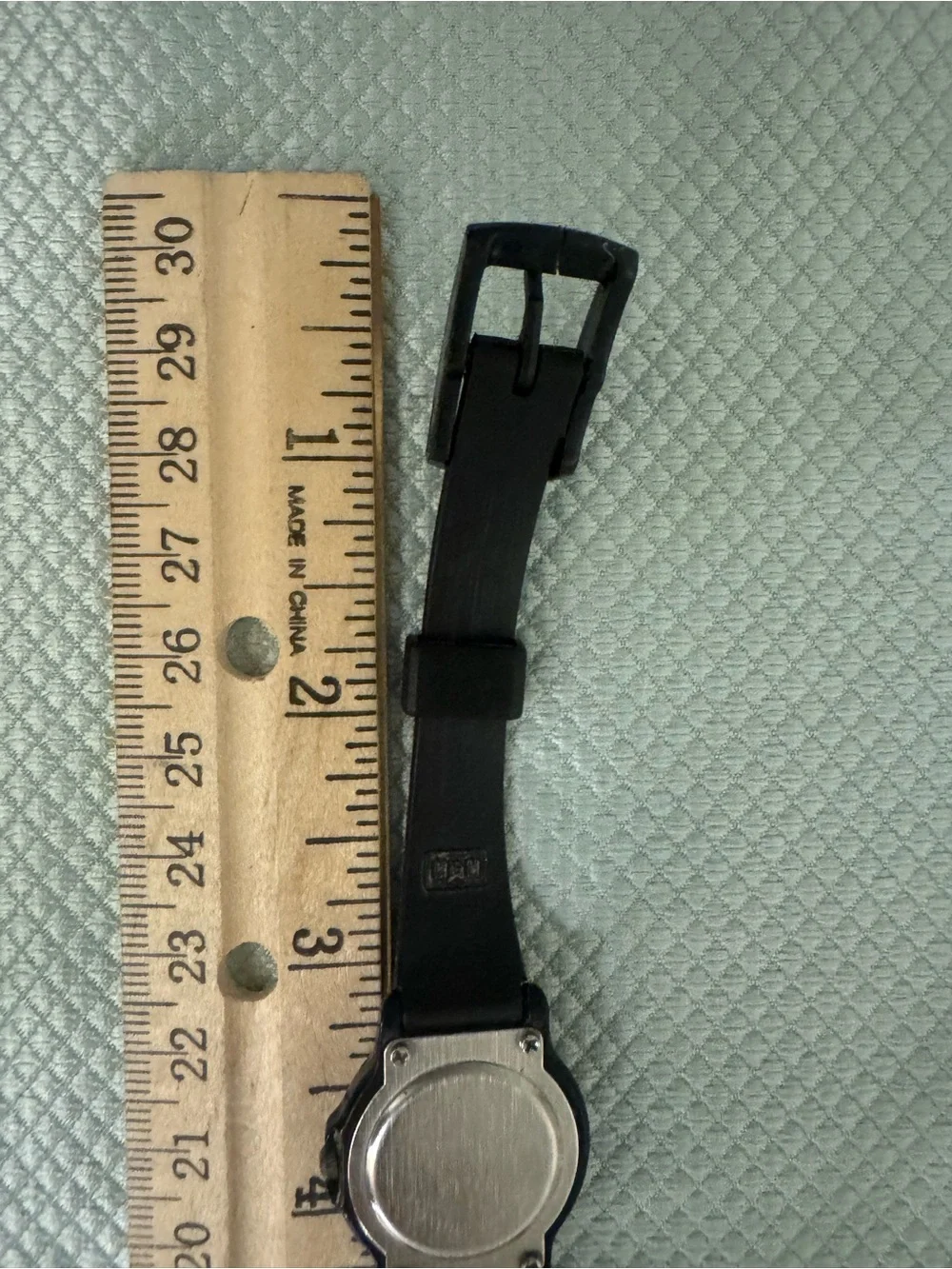 Q&Q Black and Gold Analog Quartz Watch for Everyday Wear